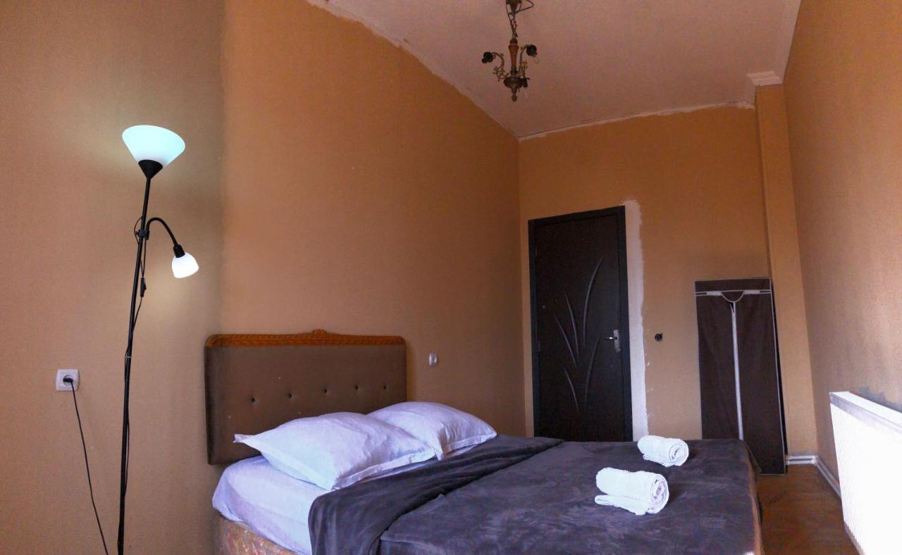 Lucky Family Hotel Tbilissi Extérieur photo
